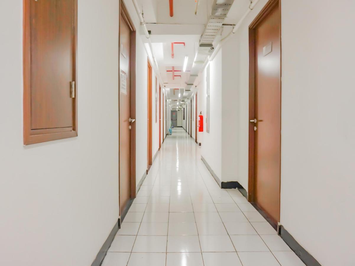Oyo 90241 Sirooms Apartmen Gunung Putri Bogor Eksteriør billede